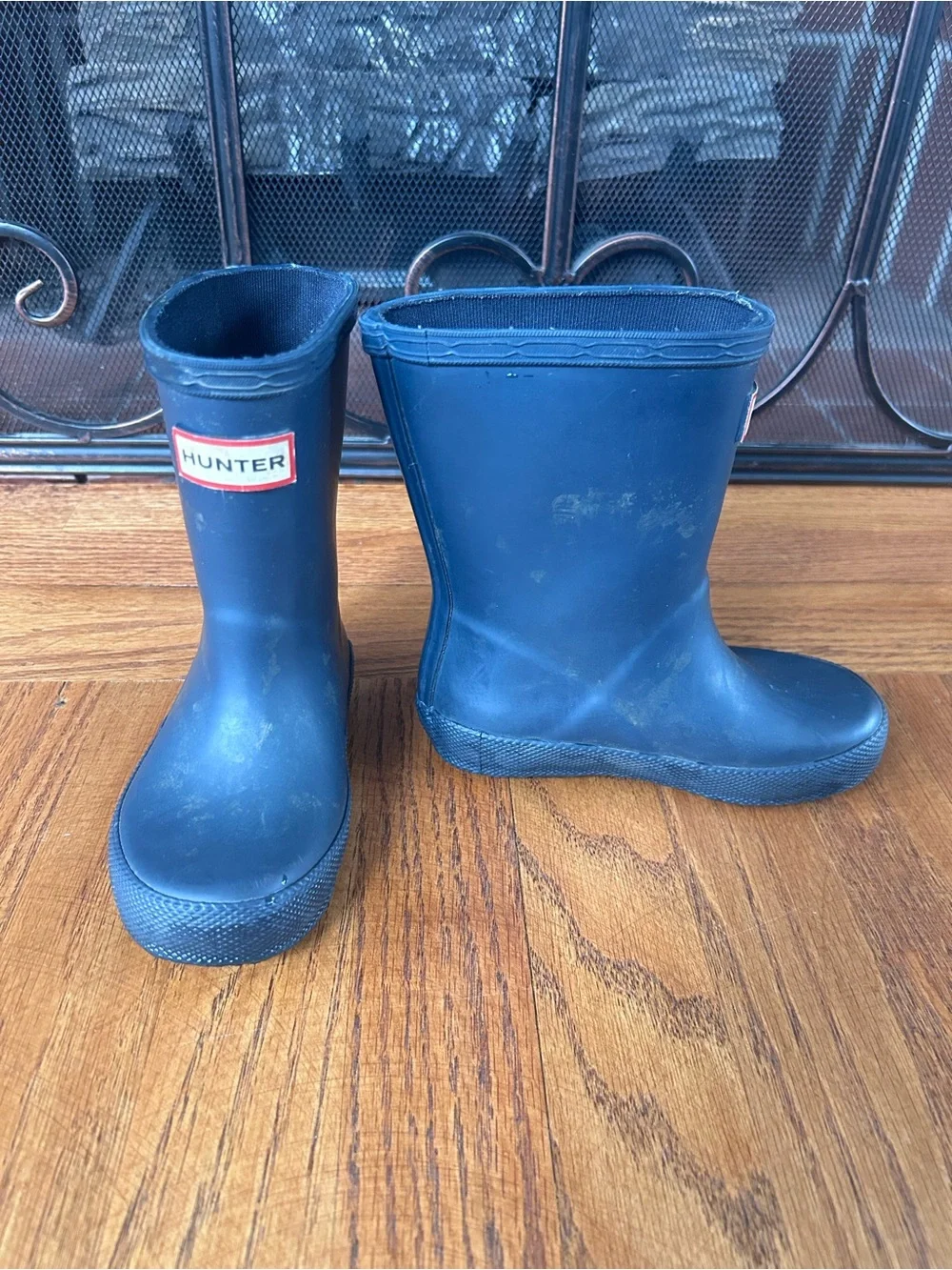 Hunter Kids Navy Blue Waterproof Rain Boots - size 7